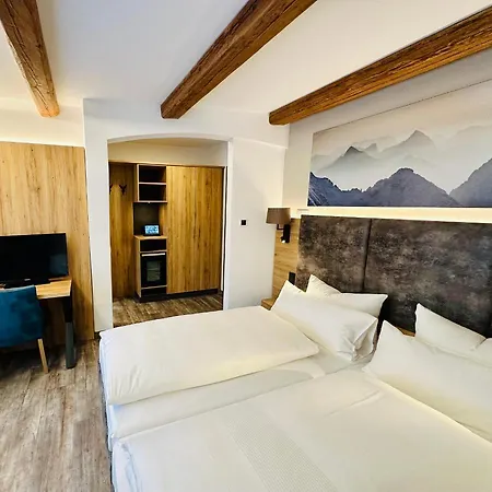 Hotel Alte Post 3*
